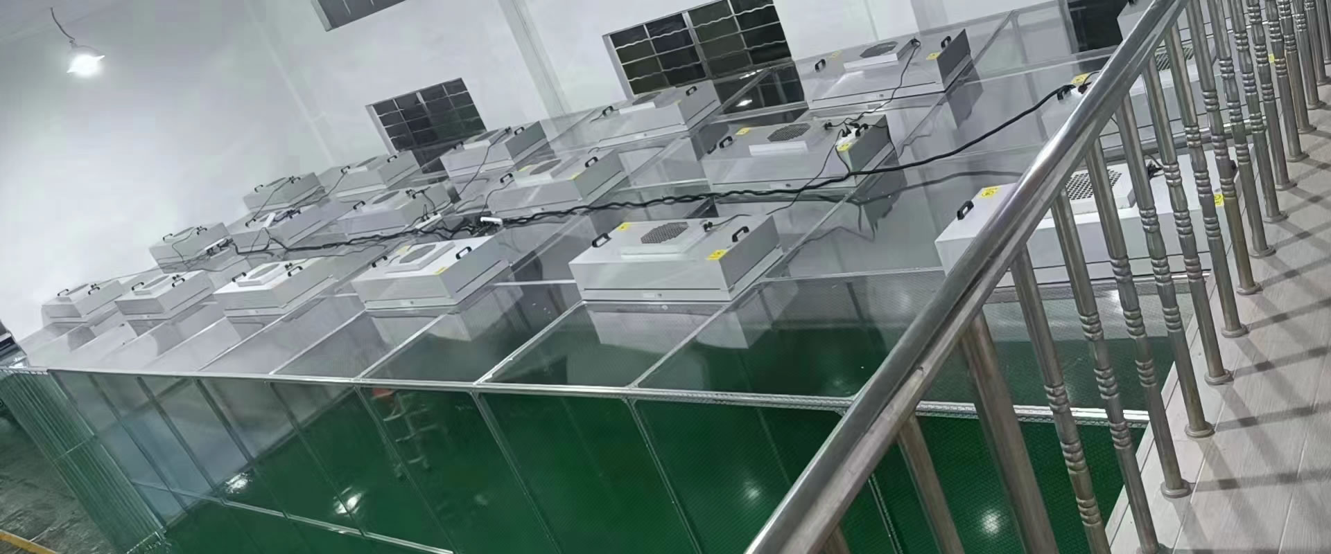 青島若賢自動化主營零件盒,塑料零件盒,塑料托盤等產品!